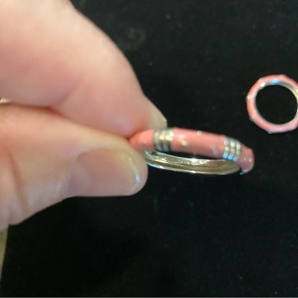 Two .925 Enamel Rings, Size 9.5 - Picture 9 of 9